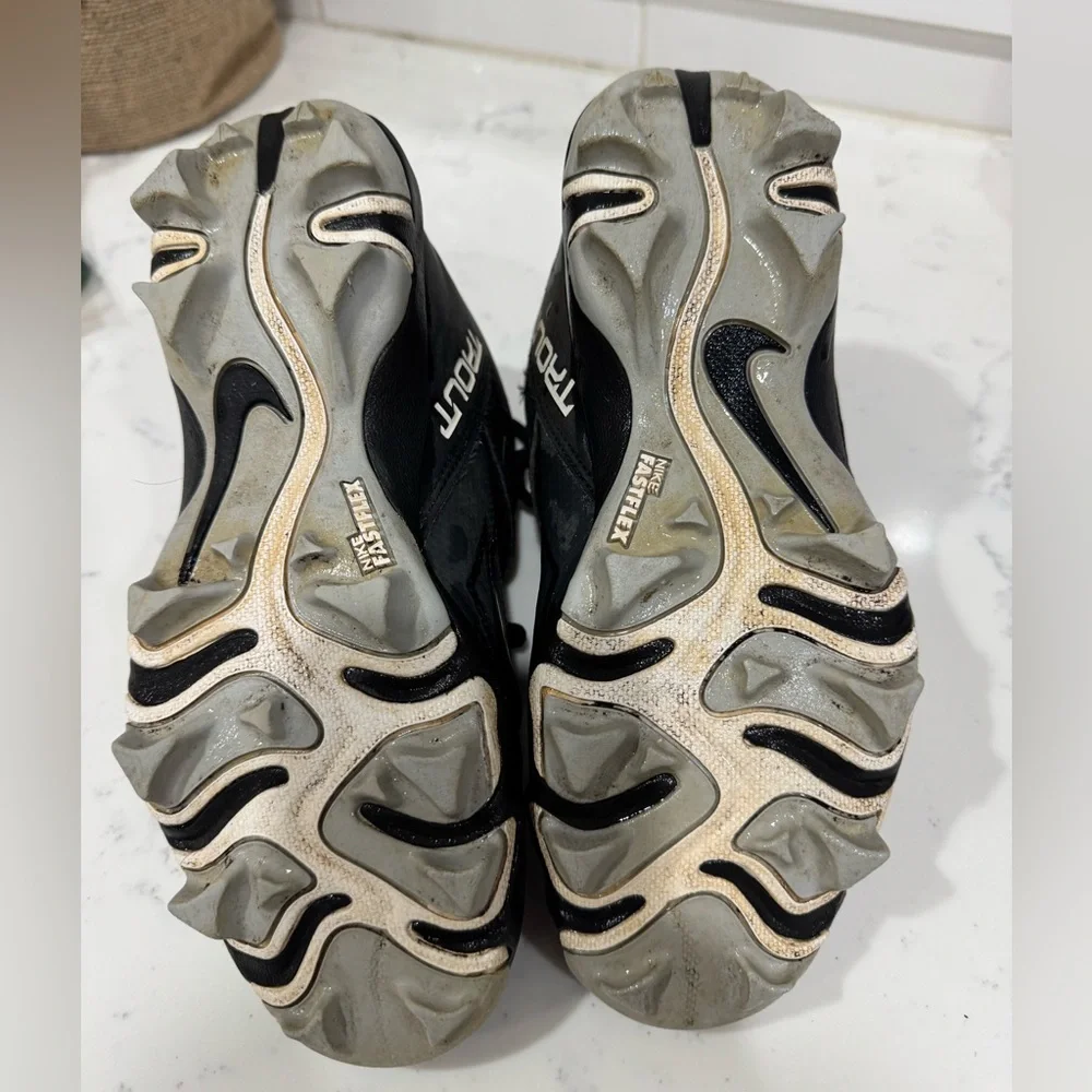 Boys Trout Baseball Cleats size 3y - Picture 3 of 5